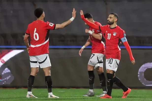 منتخب مصر يستهل مشواره في تصفيات أمم أفريقيا 2027 بمواجهة أنغولا في القاهرة (رويترز)