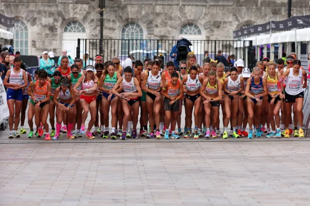 Athletics - European Athletics Championships - Alexander Stadium, Birmingham, Britain - August 16, 2026 General view as the athletes line up at the start of the women's marathon REUTERS/Andrew Boyers