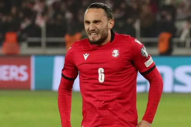 جورجي كوتشوراشفيلي إلى إشبيلية (رويترز)