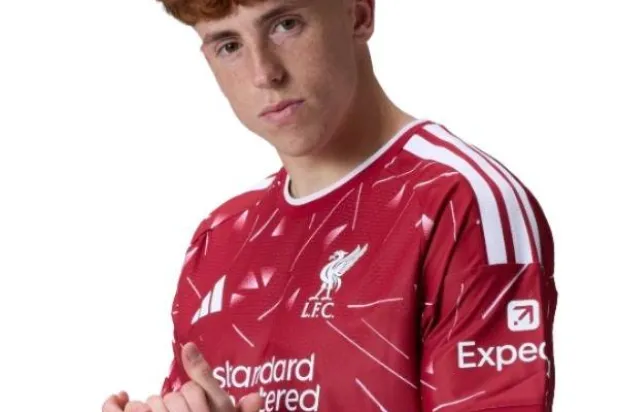 فيكتور مونوز لاعب ليفربول (نادي ليفربول)