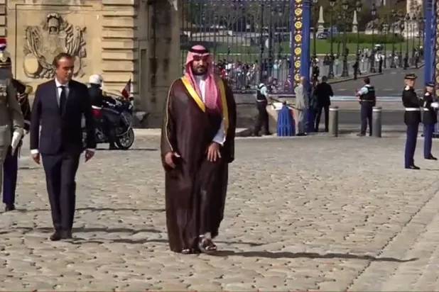  رئيس وزراء فرنسا يستقبل ولي العهد السعودي في متحف الجيش الفرنسي (لقطة شاشة)