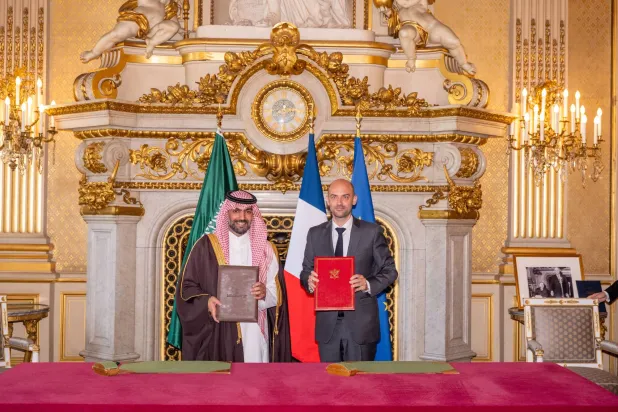 من مراسم توقيع اتفاقية سعودية - فرنسية خلال زيارة الأمير محمد بن سلمان إلى باريس (واس)