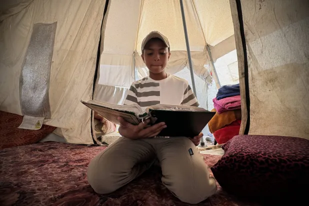 Palestinian child Al-Baraa Abdel Aal, who has diabetes, was forced to use expired medication in Gaza (Asharq Al-Awsat)