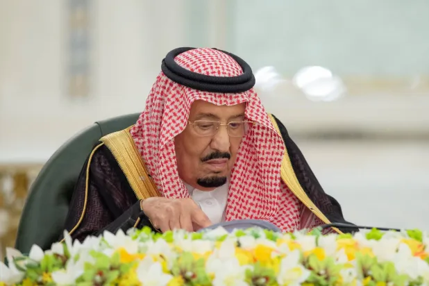 Custodian of the Two Holy Mosques King Salman bin Abdulaziz chairs a cabinet session in Jeddah (SPA)