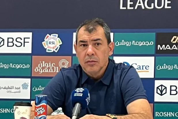 البرازيلي فابيو كاريلي مدرب فريق الفيحاء (الشرق الأوسط)