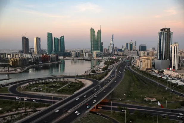 صورة جوية لجانب من أفق العاصمة البحرينية المنامة (رويترز)
