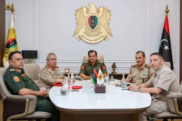 صدام حفتر يعقد اجتماعاً في بنغازي بصفته «القائد العام المكلف» 26 أغسطس (القيادة العامة)