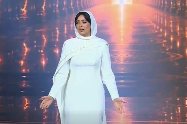 هبة مجدي ظهرت على المسرح بإطلالة لافتة (حسابها على «فيسبوك»)
