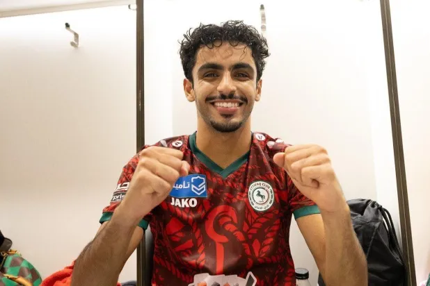 أنهى نادي الاتفاق إجراءات تمديد عقد لاعب الفريق الأول ياسر الشمري (حساب اللاعب)