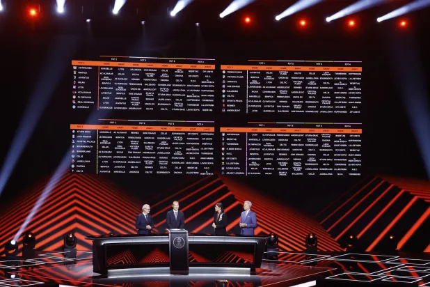 قرعة مرحلة الدوري ببطولة الدوري الأوروبي بموناكو (إ.ب.أ)