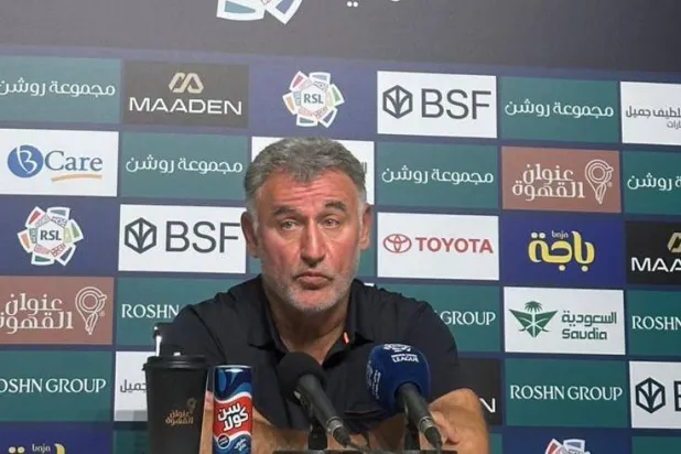 الفرنسي كريستوف غالتييه مدرب فريق نيوم (الشرق الأوسط)