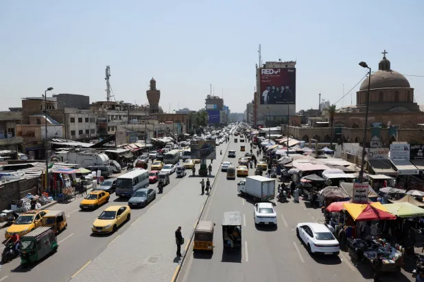 سوق الشورجة للبيع بالجملة في وسط بغداد بالعراق (رويترز)