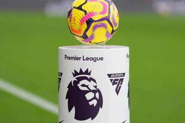 الدوري الإنجليزي أنفق أكثر من 3 مليارات يورو حتى الآن وقبل أيام قليلة من إغلاق سوق الانتقالات (رويترز)