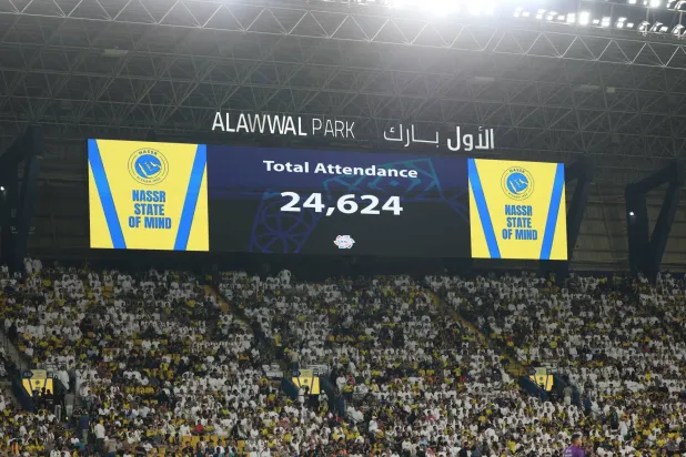 جماهير النصر في مدرجات ملعب الأول بارك خلال مباراة التعاون الأخيرة (تصوير: عبد العزيز النومان)