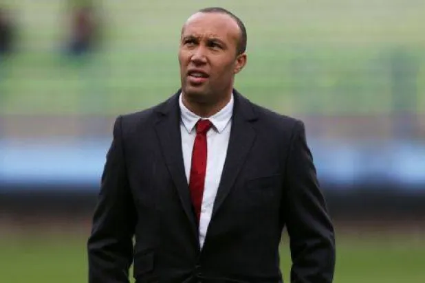 ميكائيل سيلفستر مدافع مانشستر يونايتد وآرسنال ومنتخب فرنسا السابق (أ.ف.ب)