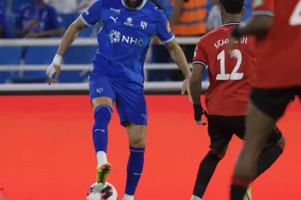 بنزيمة أنهى علاقته مع الهلال بالتراضي (تصوير: نايف العتيبي)