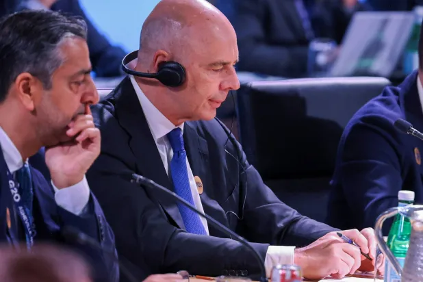 وزير المالية الروسي أنطون سيلوانوف خلال حضوره اجتماع وزراء مالية مجموعة العشرين في الولايات المتحدة (رويترز) 