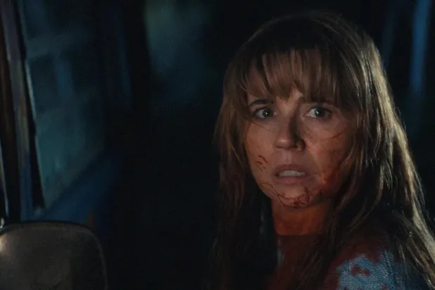 51 yaşındaki Linda Cardellini, ER ve Dead to Me gibi dizilerdeki rolleriyle de tanınıyor (Peacock)