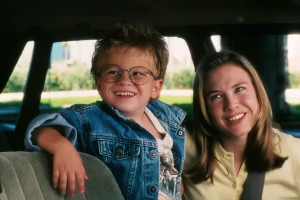 Jonathan Lipnicki, oyunculuk kariyerine 1996 yapımı Yeni Bir Başlangıç'ta Renée Zellweger'la birlikte adım atmıştı (Columbia Tristar)