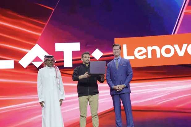 تخطط «لينوفو» لجعل منشأة الرياض قاعدة تصنيع تشمل الحواسيب والهواتف الذكية والخوادم ضمن شبكتها العالمية للإنتاج وسلاسل الإمداد (الشركة)