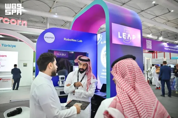 LEAP 2026 is showcasing an emerging Saudi experience in artificial intelligence (AI) and robotics through a robot named RoboNex, designed to combine cashier and service-host functions in the restaurant and café sector. (SPA)