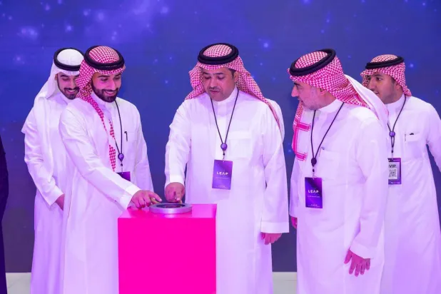 عليان الوتيد الرئيس التنفيذي لمجموعة stc خلال تدشين «كولاب» المتخصصة في الابتكار وبناء الشركات الناشئة (الشرق الأوسط)