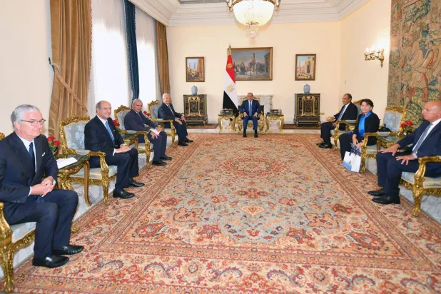 الرئيس المصري عبد الفتاح السيسي يستقبل وزير خارجية إيطاليا أنطونيو تاياني يوم الخميس (الرئاسة المصرية)