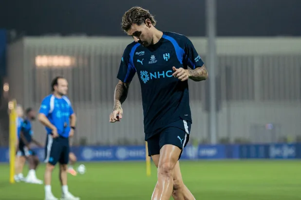 ثيو خلال التحضيرات (نادي الهلال)