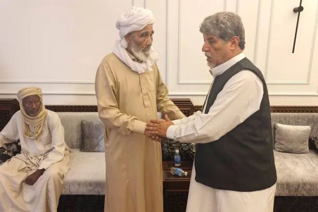 المجلس الأعلى لمشايخ وأعيان فزان يقدم واجب العزاء لأهالي القطرون (المجلس)