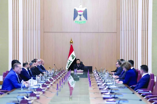 
جانب من اجتماع للحكومة العراقية برئاسة علي الزيدي  (أ.ف.ب)