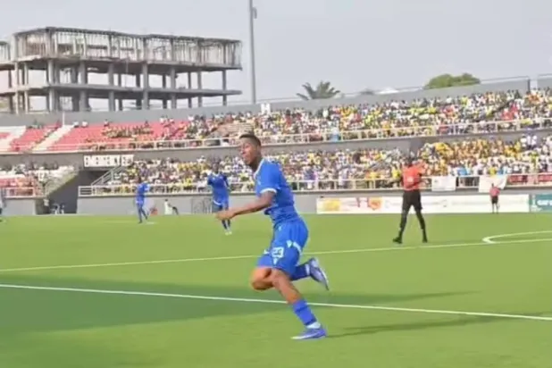 فرحة أحمد سالم بهدف الهلال الثاني في إيجل نوار (نادي الهلال)