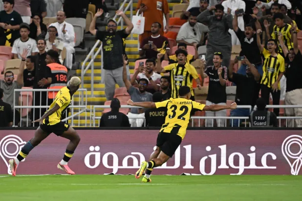 إلينيخينا محتفلاً بالهدف الأول (تصوير: علي خمج)