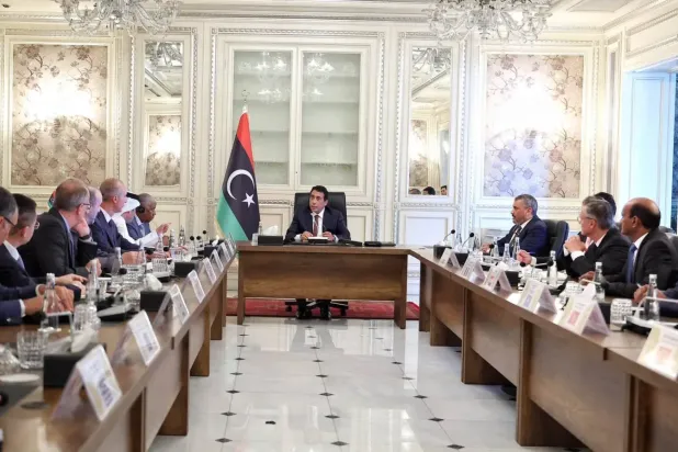 Libya Başkanlık Konseyi Başkanı Muhammed el-Menfi, 14 ülkenin büyükelçileriyle bir araya geldi, 6 Eylül 2026. (Menfi’nin ofisi)