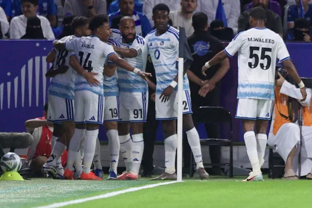 نيوم نجح في زيارة شباك الهلال بثنائية (تصوير: نايف العتيبي)