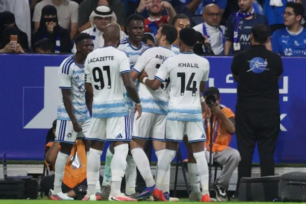 نجح نيوم بتحقيق نتيجة مفاجئة بالانتصار على الهلال (تصوير: نايف العتيبي) 