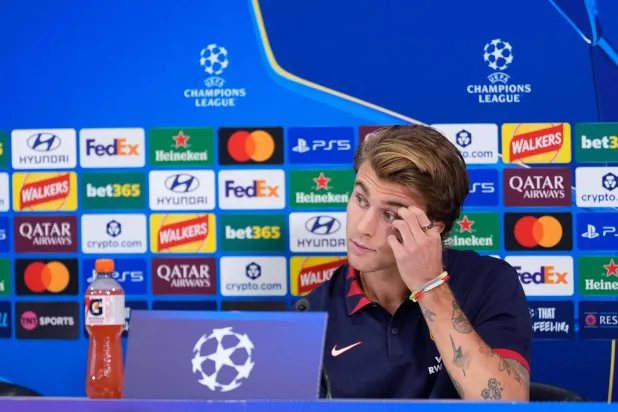 لوكاس باريوس نجم وسط أتلتيكو مدريد (د.ب.أ)