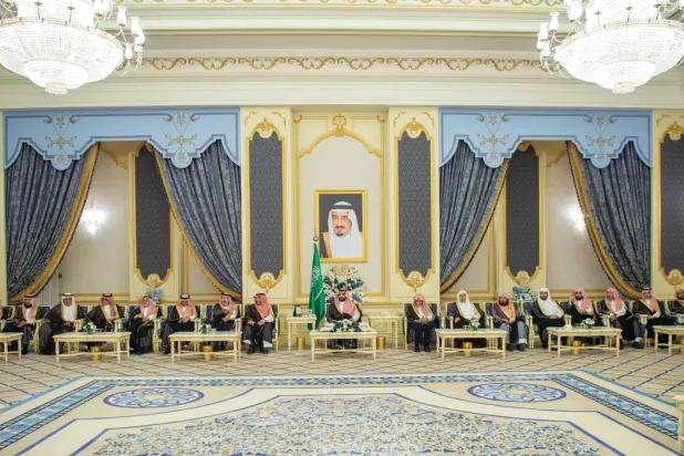 Suudi Veliaht Prens Muhammed bin Selman, Cidde’deki Selam Sarayı’nda prensleri, din alimlerini, bakanları ve çok sayıda vatandaşı ağırladı (SPA)