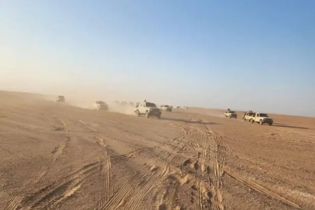 قوات الجيش اليمني خلال تقدمها في محافظة الجوف (إعلام حكومي)