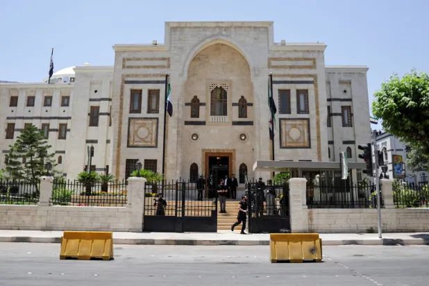 مبنى مجلس الشعب وسط دمشق (رويترز)