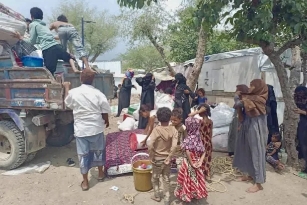 أعداد محدودة جداً من النازحين اليمنيين حصلوا على بعض المساعدات (إعلام محلي)