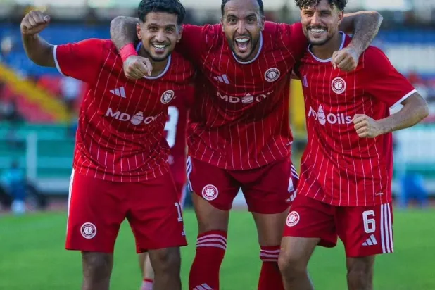 لاعبو السويحلي الليبي يحتفلون بالفوز في زنجبار (نادي السويحلي)