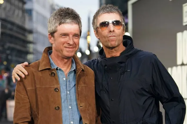  Liam Gallagher, right, and Noel Gallagher pose for photographers upon arrival at the "Oasis: Don't Look Back In Anger" UK premiere in London, England, Monday, Sept. 7, 2026. (AP) 