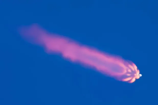 SpaceX şirketine ait Falcon 9 roketi, ABD Uzay Kuvvetleri’ne bağlı Cape Canaveral Uzay Kuvvetleri İstasyonu'ndaki fırlatma kompleksinden havalandı. (DPA)