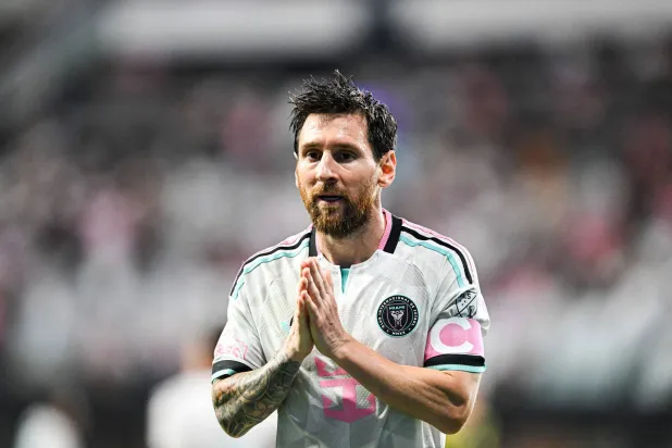 لطالما ابتعد عن التصريحات المثيرة أو محاولات التأثير المباشر في سباقات الجوائز الفردية (أ.ف.ب)