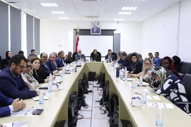تنسيق يمني مع الوكالات الأممية لمجابهة الآثار الإنسانية جرَّاء تصعيد الحوثيين (إعلام حكومي)