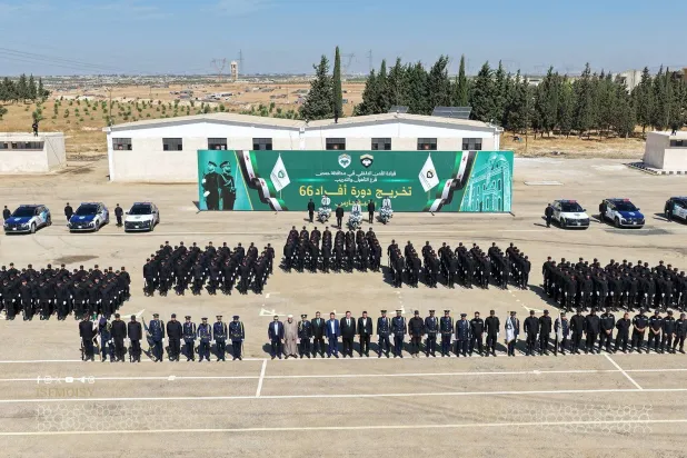 حفل تخريج الدورة 66 للأفراد برتبة حارس في محافظة حمص بعد إتمام تدريباتهم الميدانية والمسلكية (قوى الأمن الداخلي)