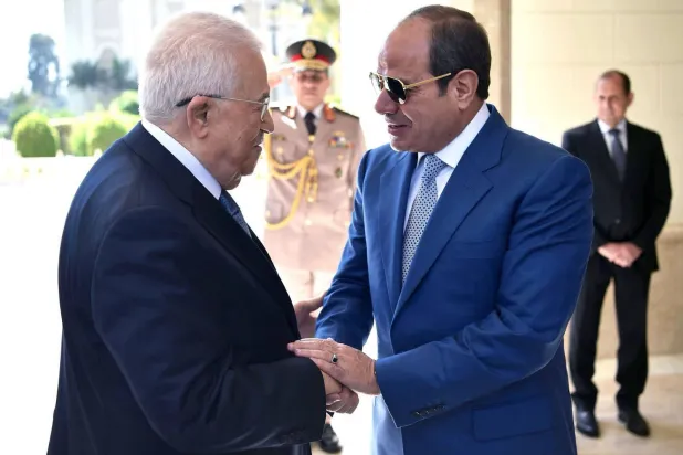 الرئيس المصري أكد لنظيره الفلسطيني الأربعاء دعم بلاده للسلطة الوطنية الفلسطينية (الرئاسة المصرية)