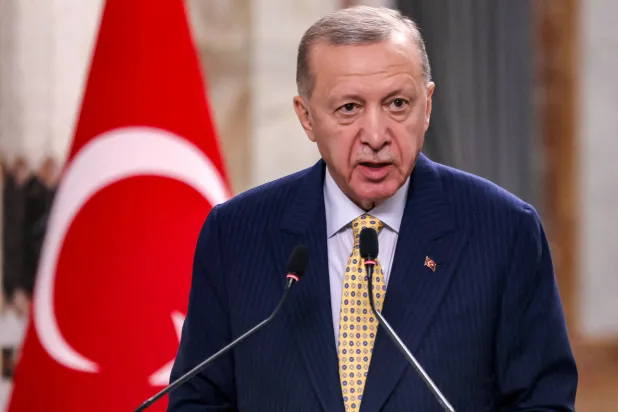 الرئيس التركي رجب طيب إردوغان يتحدث خلال بيان لوسائل الإعلام (رويترز - أرشيفية)