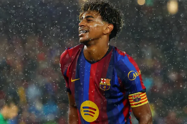 لامين يامال مهاجم برشلونة (رويترز)