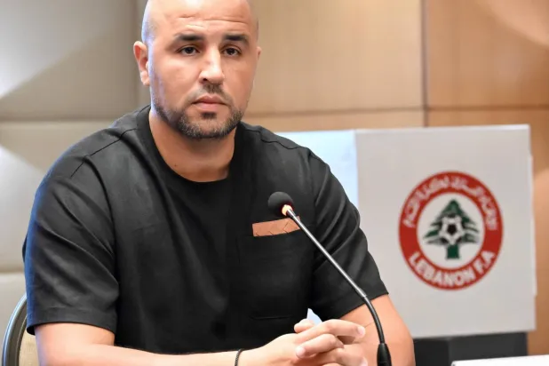 المدير الفني لمنتخب لبنان لكرة القدم الجزائري مجيد بوقرّة (الشرق الأوسط)